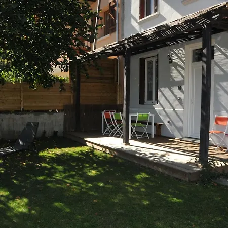 Holiday home Du Cafe Truchet *